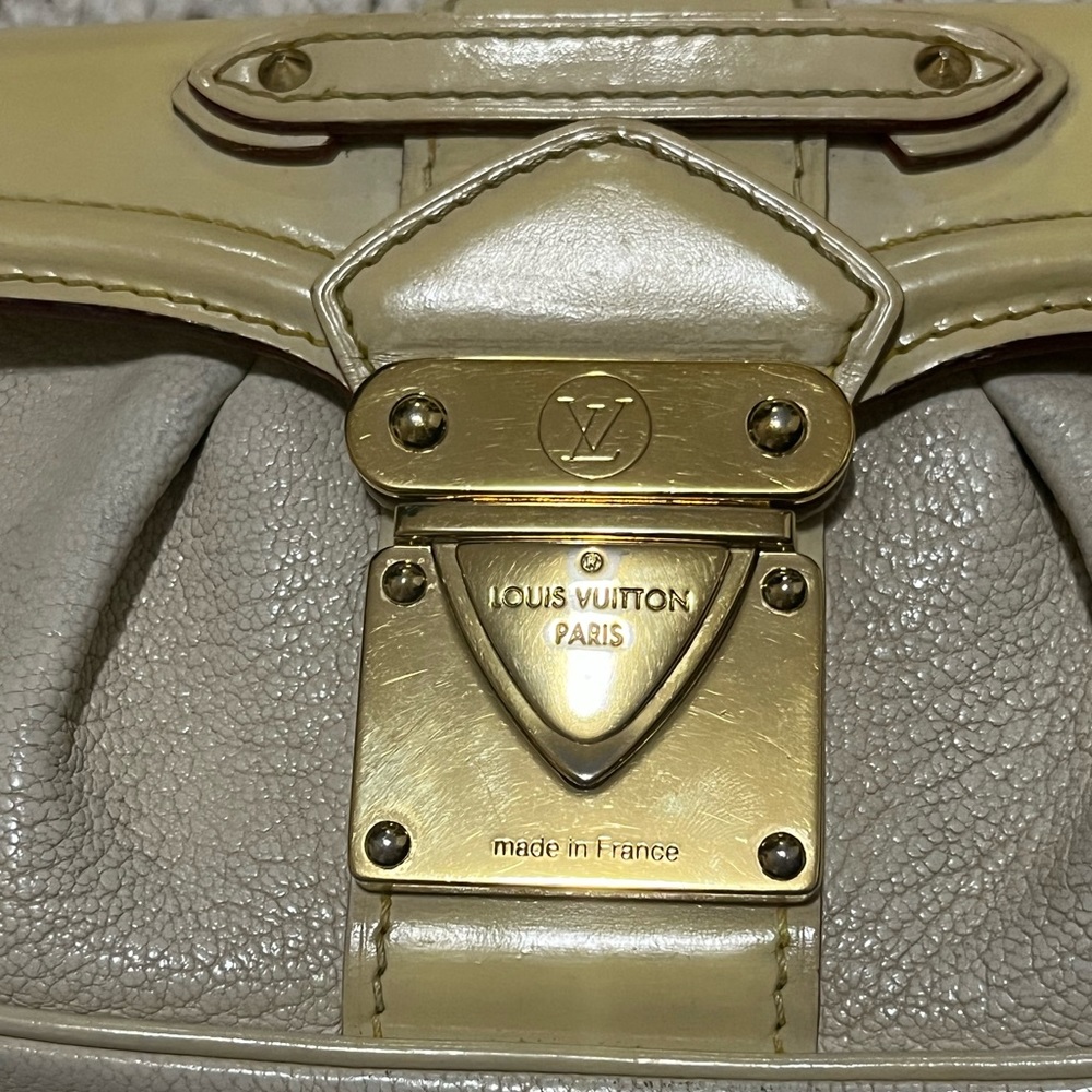 ๐ SOLD ๐ Authentic Louis Vuitton Suhali Le Precieux White bag - Picture 13 of 13